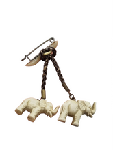 Load image into Gallery viewer, 1940s Celluloid Elephant Brooch
