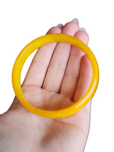 Load image into Gallery viewer, 1940s Bright Yellow Marbled Bakelite Bangle
