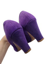 Load image into Gallery viewer, 1940s Bright Purple Court Suede Shoes
