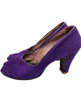 Load image into Gallery viewer, 1940s Bright Purple Court Suede Shoes
