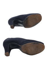 Load image into Gallery viewer, 1940s Navy Suede Peep Toe Court Shoes
