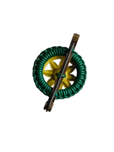 Load image into Gallery viewer, 1940s Make Do and Mend Green and Yellow Wirework Brooch
