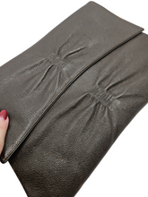 Load image into Gallery viewer, 1940s Brown Leather Clutch Bag
