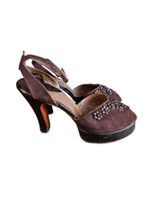 Load image into Gallery viewer, 1940s Brown Suede and Leather Flower Platform Shoes
