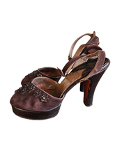 Load image into Gallery viewer, 1940s Brown Suede and Leather Flower Platform Shoes
