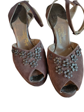 Load image into Gallery viewer, 1940s Brown Suede and Leather Flower Platform Shoes
