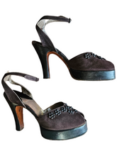 Load image into Gallery viewer, 1940s Brown Suede and Leather Flower Platform Shoes
