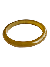 Load image into Gallery viewer, 1940s Dark Chartreuse Green Marbled Bakelite Bangle
