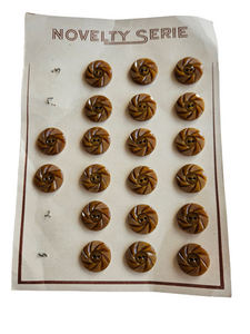 1940s Deadstock Toffee Brown Carded Buttons