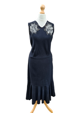 Load image into Gallery viewer, 1920s Black Crepe Sleeveless Dress With Lace Star
