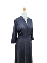 Load image into Gallery viewer, 1940s Classic Plain Black Dress
