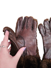 Load image into Gallery viewer, 1940s Brown CC41 Fur and Leather Gloves
