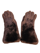 Load image into Gallery viewer, 1940s Brown CC41 Fur and Leather Gloves
