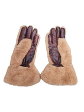 Load image into Gallery viewer, 1940s Beige Fur and Leather Gloves
