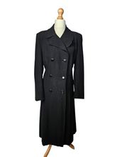 Load image into Gallery viewer, 1940s Black Coat With Detailed Back
