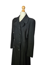 Load image into Gallery viewer, 1940s Black Coat With Detailed Back
