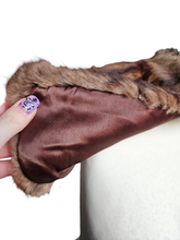 Load image into Gallery viewer, 1940s Brown Fur Cape Collar
