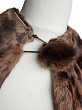 Load image into Gallery viewer, 1940s Brown Fur Cape Collar
