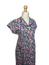 Load image into Gallery viewer, Late 1940s Pink Floral House Dress
