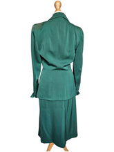 Load image into Gallery viewer, 1940s Green Gabardine Suit With Sharp Collar
