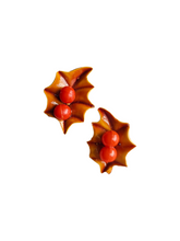 Load image into Gallery viewer, 1940s Brown Christmas Holly Celluloid Earrings A
