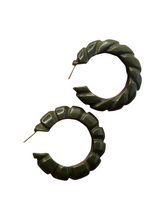 Load image into Gallery viewer, 1940s Khaki Bamboo Bakelite Hoop Earrings
