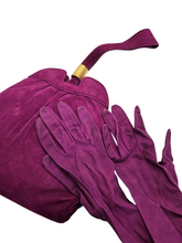 Load image into Gallery viewer, 1940s Fuschia Pink Suede Bag and Gloves Set
