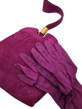 Load image into Gallery viewer, 1940s Fuschia Pink Suede Bag and Gloves Set
