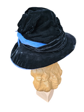 Load image into Gallery viewer, 1940s Black Velvet and Colbalt Blue Feather Hat
