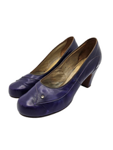 Load image into Gallery viewer, 1940s Purple Leather Court Shoes With Rhinestones
