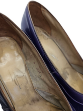 Load image into Gallery viewer, 1940s Purple Leather Court Shoes With Rhinestones
