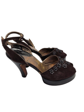 Load image into Gallery viewer, 1940s Brown Suede and Leather Flower Platform Shoes
