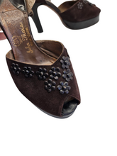 Load image into Gallery viewer, 1940s Brown Suede and Leather Flower Platform Shoes
