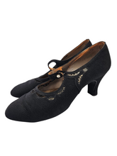 Load image into Gallery viewer, 1920s Black Fabric Shoes With Rhinestone Button
