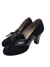 Load image into Gallery viewer, 1940s CC41 Black Patent Lace Up Shoes
