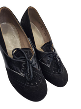 Load image into Gallery viewer, 1940s CC41 Black Patent Lace Up Shoes
