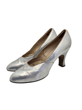 Load image into Gallery viewer, 1920s Silver Court Shoes
