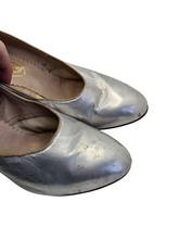 Load image into Gallery viewer, 1920s Silver Court Shoes
