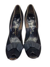 Load image into Gallery viewer, 1950s Black Fabric Bow Peep Toe Shoes
