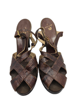 Load image into Gallery viewer, 1940s Brown Mock Croc Platform Sandals
